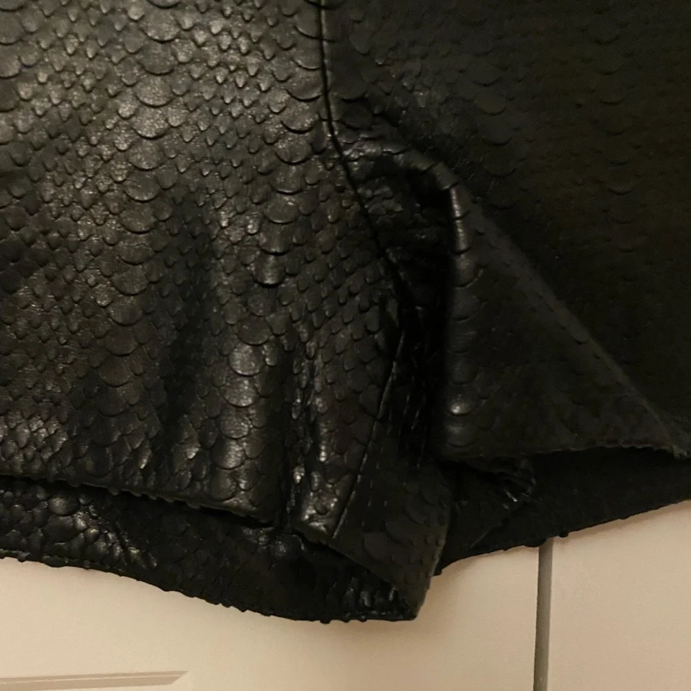 NWT J Brand Black Leather Shorts - Picture 4 of 13